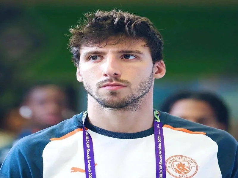 记者:鲁本·迪亚斯会在数周内伤愈回归 曼城冬窗不会再签中场